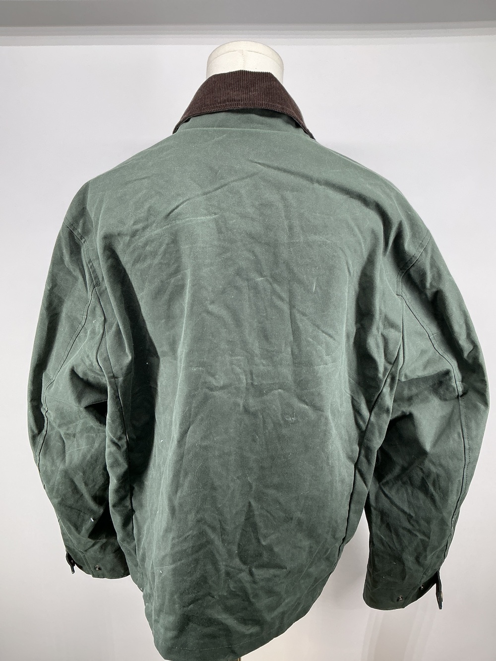 Organic Waxed Cotton Cropped Barn Jacket - Picture 2 of 3